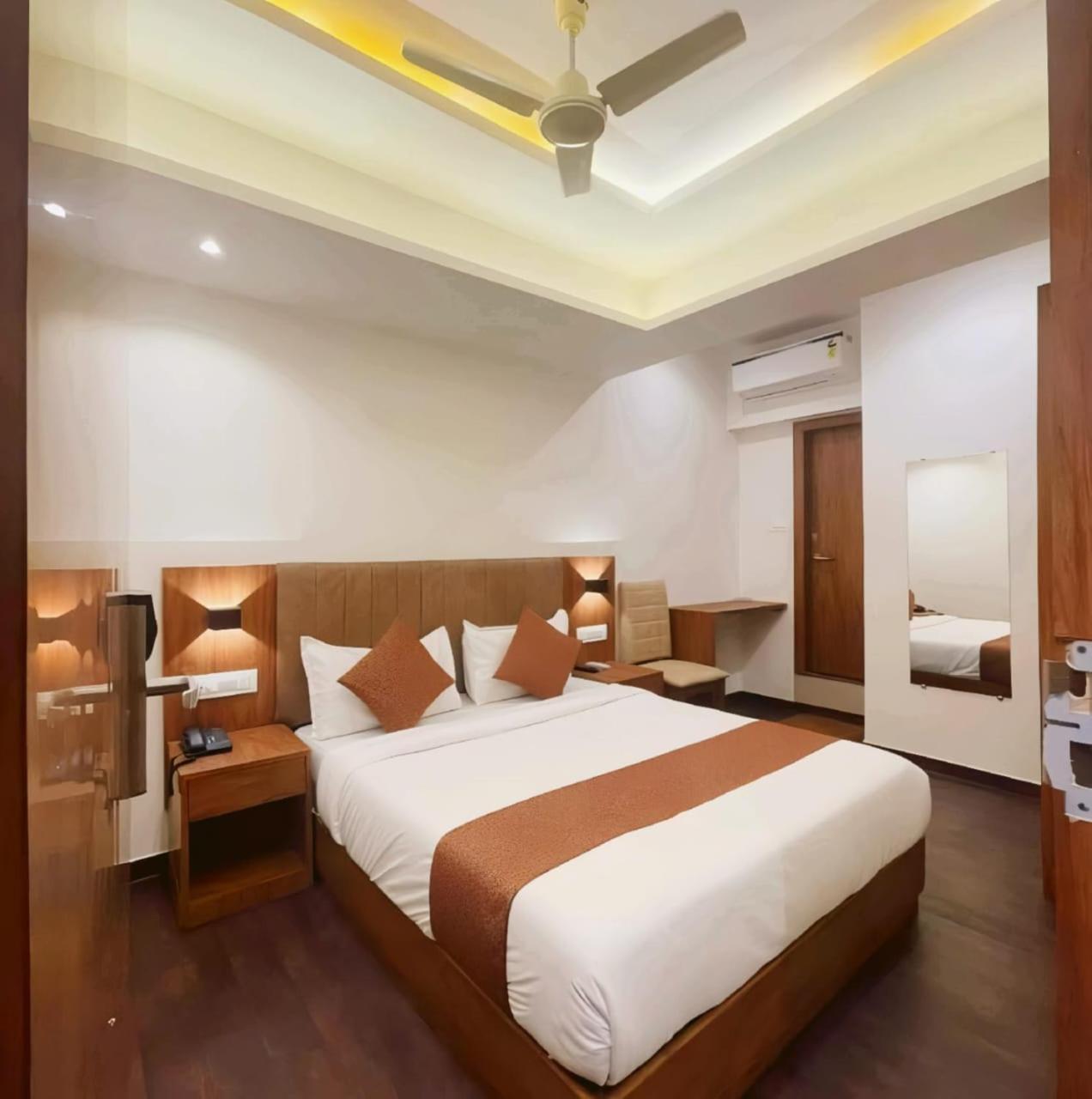 Hotel Black Burn Mumbai Dış mekan fotoğraf